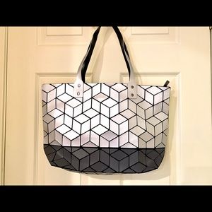 Patrizia Luca GEO ZIP TOTE BAG NWT matte silver